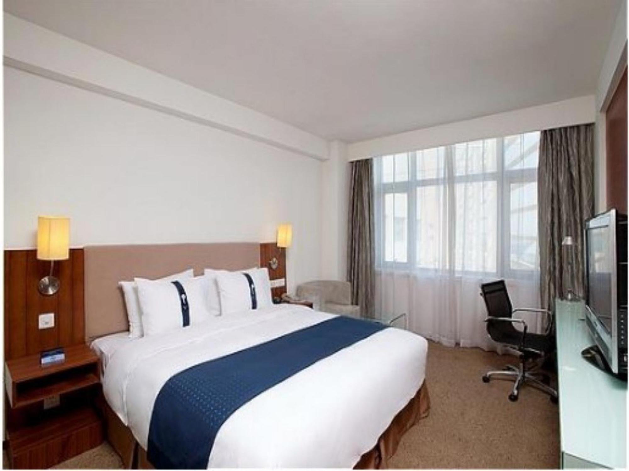 Holiday Inn Express Tianjin Binhai Eksteriør billede