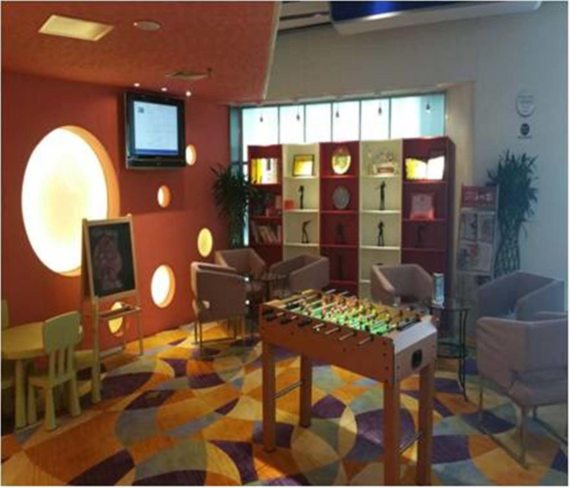 Holiday Inn Express Tianjin Binhai Eksteriør billede