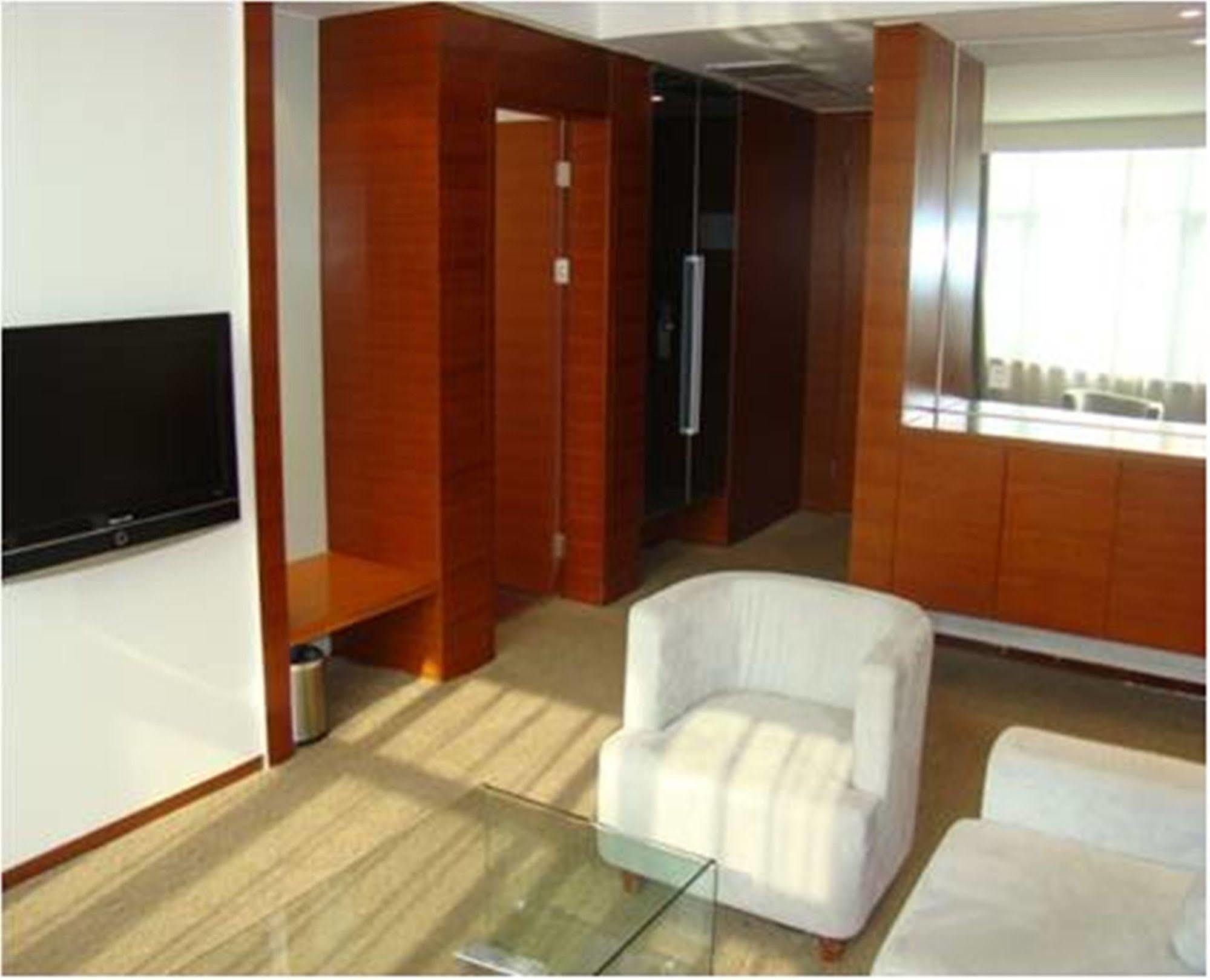Holiday Inn Express Tianjin Binhai Eksteriør billede