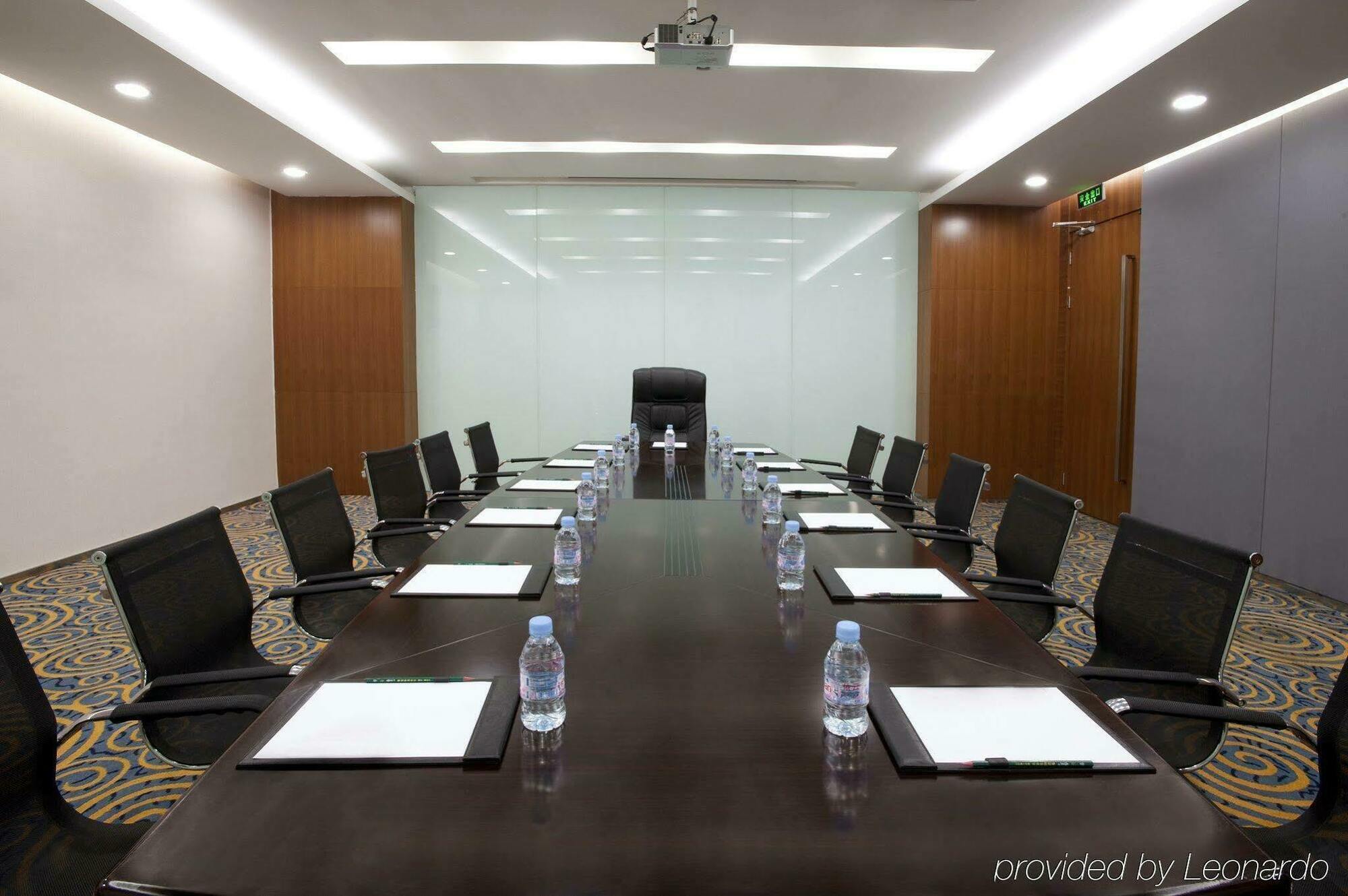 Holiday Inn Express Tianjin Binhai Eksteriør billede